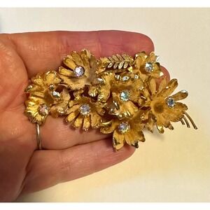 Vintage Floral‎ Brooch w/ Austrian Crystal Stones